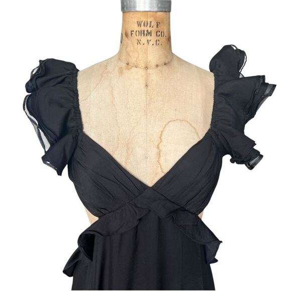Roselvelvet Elegant Black Dress with Ruffled Shoulders and Open Back Size S,M - Picture 5 of 6